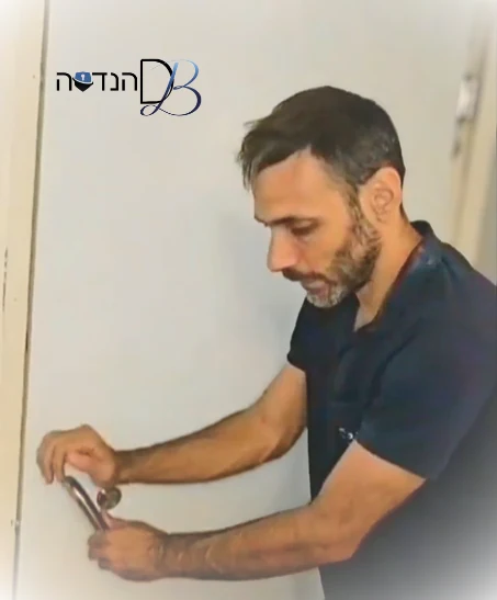 מתקין דלתות ממד ,דלת ממד לבנה רב בריח.