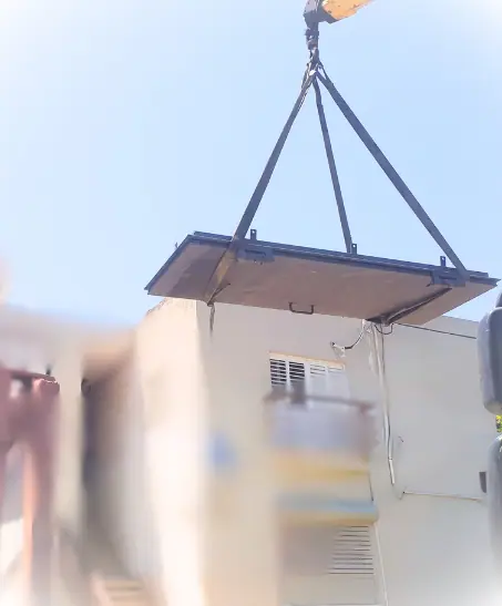 מנוף, מניף דלת מקלט אצל לקוח שלנו.