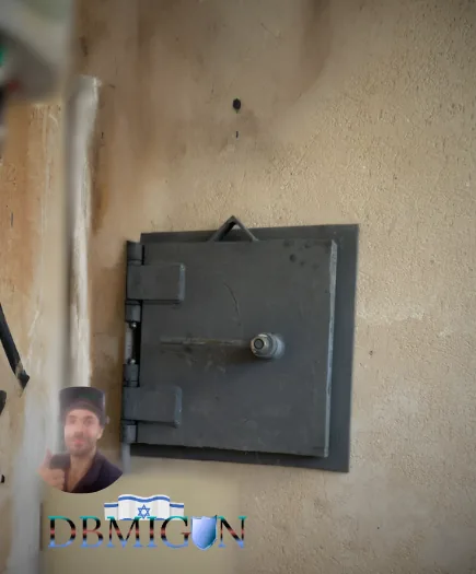 חלון למקלט חיצוני